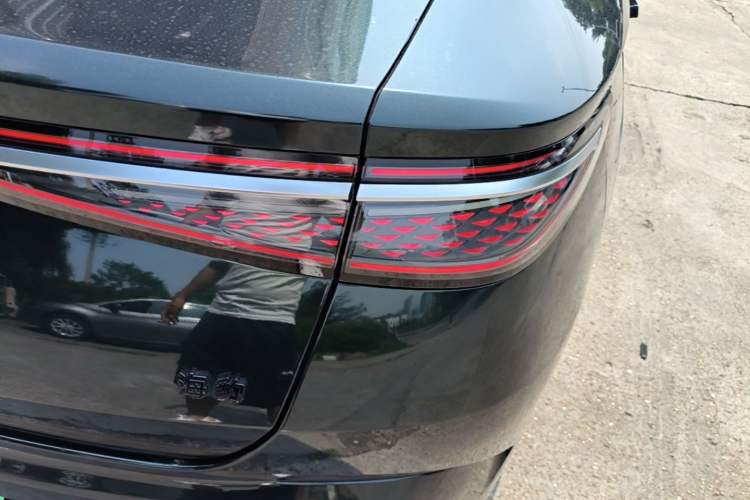 Used BYD Seal 2023 DM-i 1.5L 121km Luxury Model Exterior 3