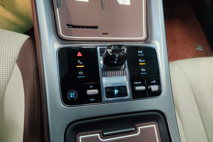 Used BYD Seal 2023 DM-i 1.5T 121km Prestige Model Gear Lever