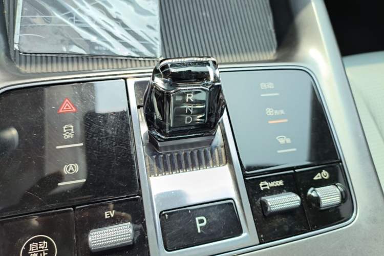 Used BYD Seal 2023 DM-i 1.5L 121km Luxury Model Gear Lever