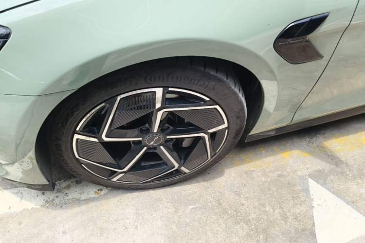 Used BYD Seal 2023 Champion Edition 700km Performance Version Left Front Wheel Hub