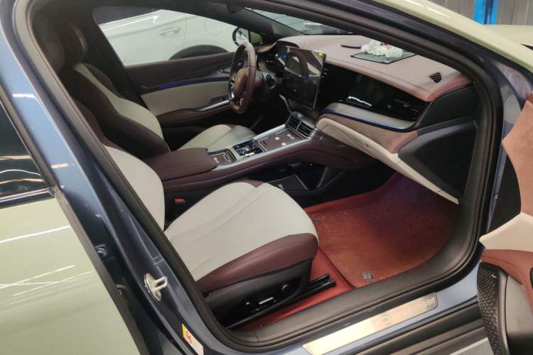 Used BYD Seal 2023 DM-i 1.5T 121km Prestige Model Right Front Seat