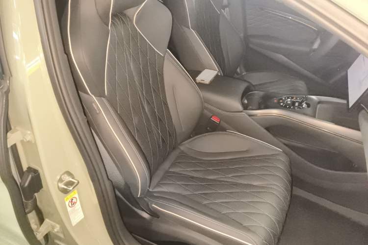 Used BYD Seal 2023 Champion Edition 550km Prestige Model Right Front Seat