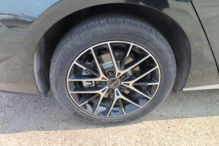 Used BYD Seal 2023 DM-i 1.5L 121km Luxury Model Right Rear Wheel Hub