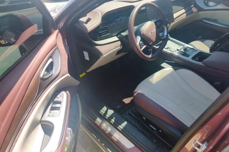 Used BYD Seal 2023 DM-i 1.5T 121km Prestige Model Driver Seat