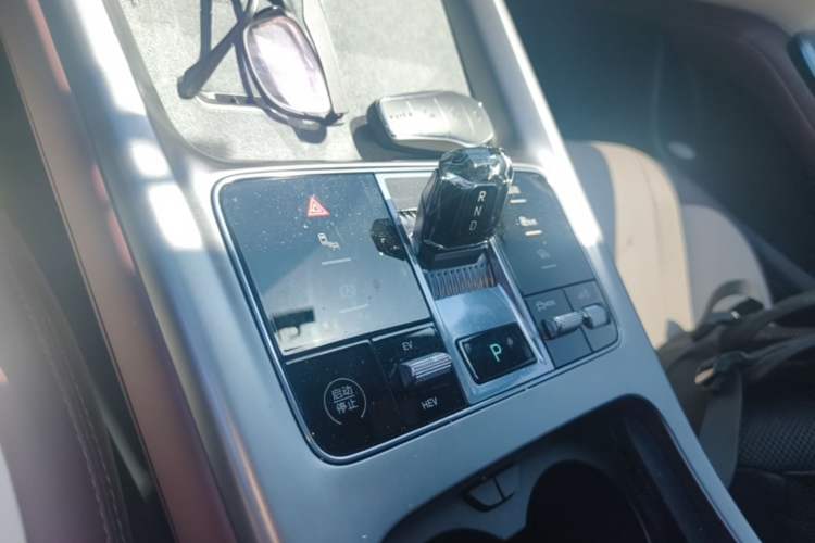 Used BYD Seal 2023 DM-i 1.5T 121km Prestige Model Gear Lever