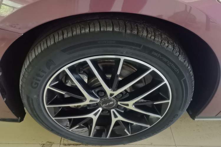 Used BYD Seal 2023 DM-i 1.5T 121km Prestige Model Left Front Wheel Hub