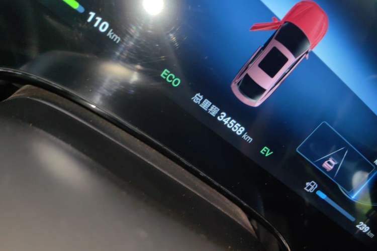 Used BYD Seal 2023 DM-i 1.5T 121km Flagship Model Odometer Close Up