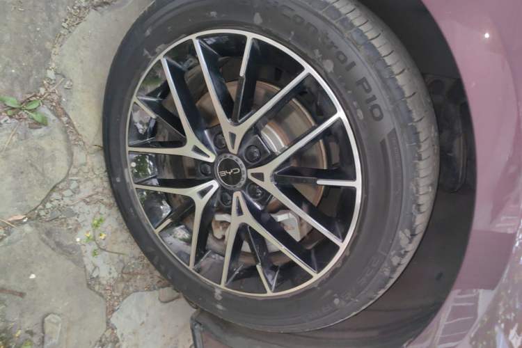 Used BYD Seal 2023 DM-i 1.5T 121km Flagship Model Right Front Wheel Hub