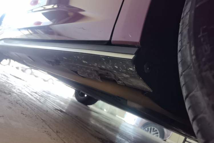 Used BYD Seal 2023 DM-i 1.5T 121km Prestige Model Right Side Sill