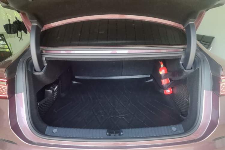 Used BYD Seal 2023 DM-i 1.5T 121km Prestige Model Trunk
