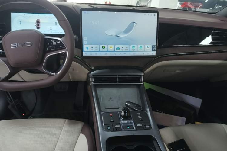 Used BYD Seal 2023 DM-i 1.5T 121km Prestige Model Audio And AC Panel