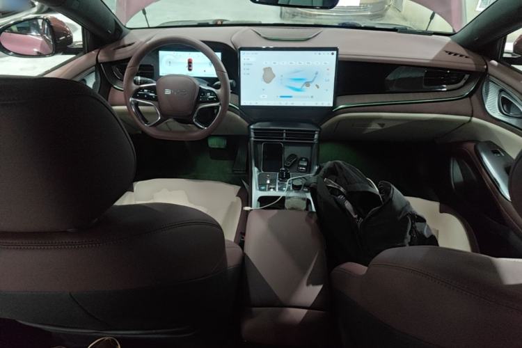 Used BYD Seal 2023 DM-i 1.5T 121km Prestige Model Center Console