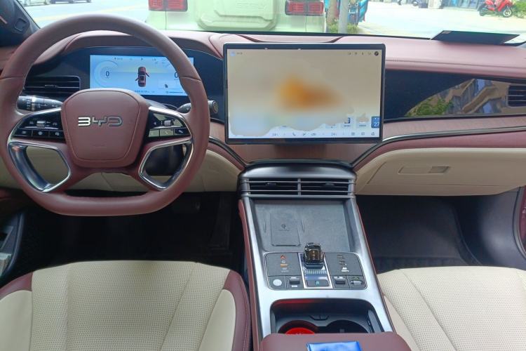 Used BYD Seal 2023 DM-i 1.5T 121km Prestige Model Center Console