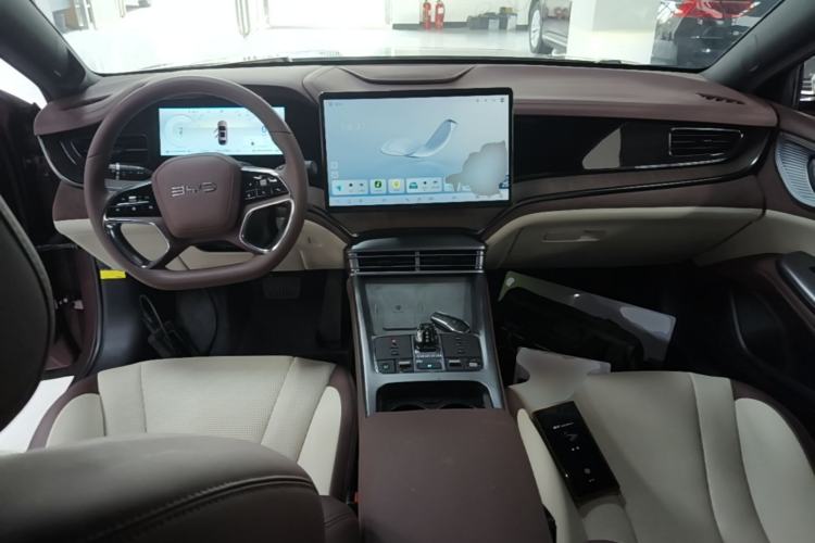 Used BYD Seal 2023 DM-i 1.5T 121km Prestige Model Center Console