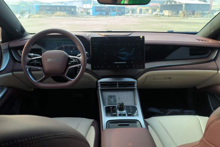 Used BYD Seal 2023 DM-i 1.5T 121km Prestige Model Center Console