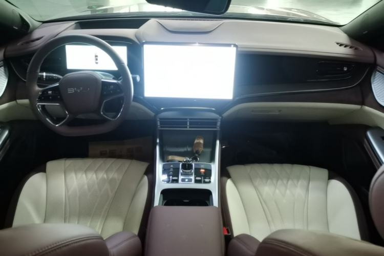 Used BYD Seal 2023 DM-i 1.5T 121km Flagship Model Center Console