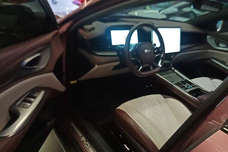 Used BYD Seal 2023 DM-i 1.5T 121km Flagship Model Driver Seat
