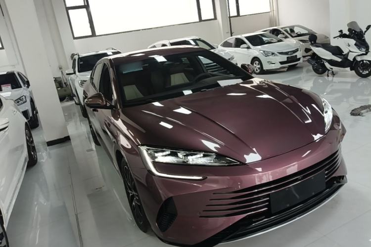 Used BYD Seal 2023 DM-i 1.5T 121km Prestige Model Front Right 45 Deg