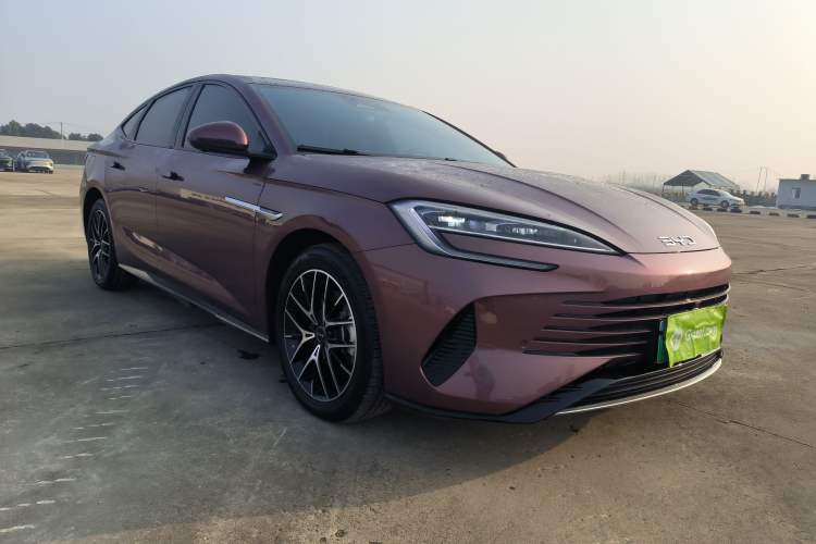Used BYD Seal 2023 DM-i 1.5T 121km Prestige Model Front Right 45 Deg