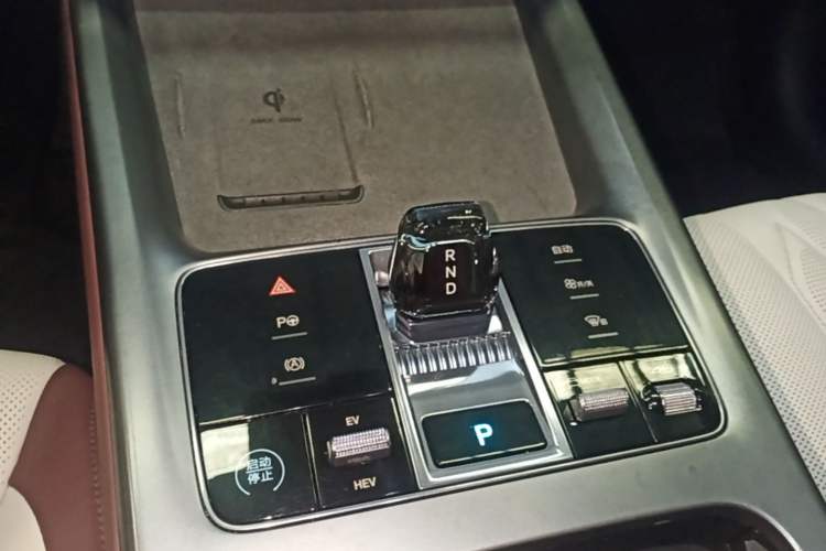 Used BYD Seal 2023 DM-i 1.5T 121km Flagship Model Gear Lever