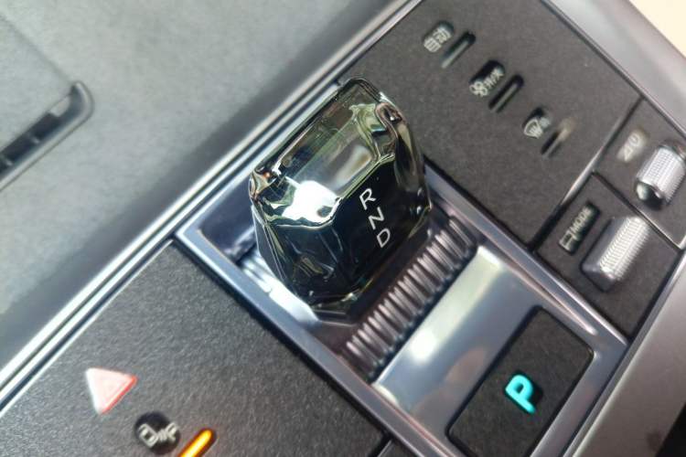 Used BYD Seal 2023 DM-i 1.5T 121km Prestige Model Gear Lever