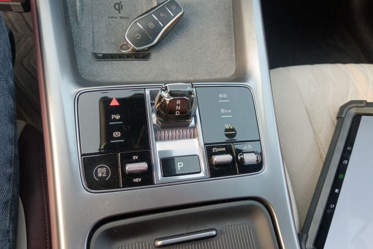 Used BYD Seal 2023 DM-i 1.5T 121km Flagship Model Gear Lever