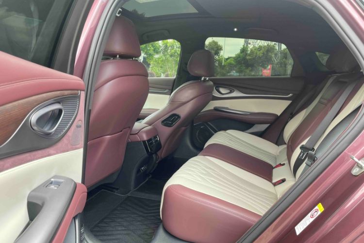 Used BYD Seal 2023 DM-i 1.5T 121km Flagship Model Interior 1