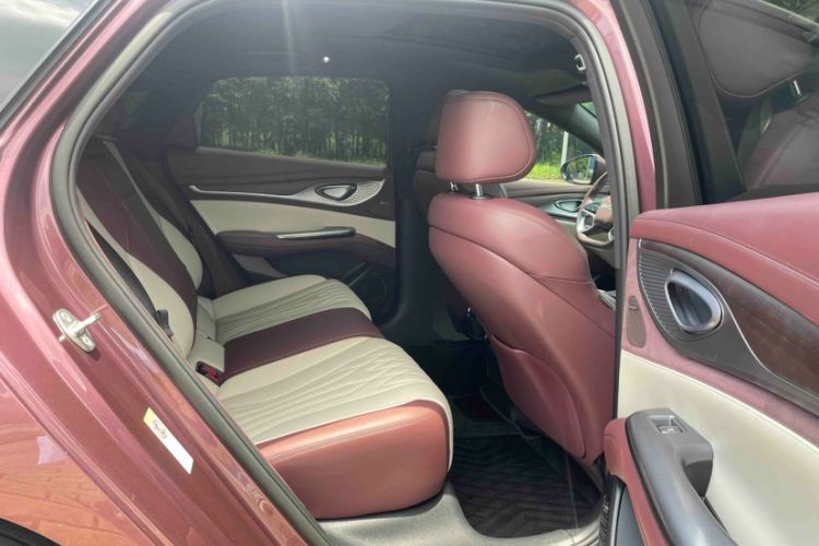 Used BYD Seal 2023 DM-i 1.5T 121km Flagship Model Interior 2