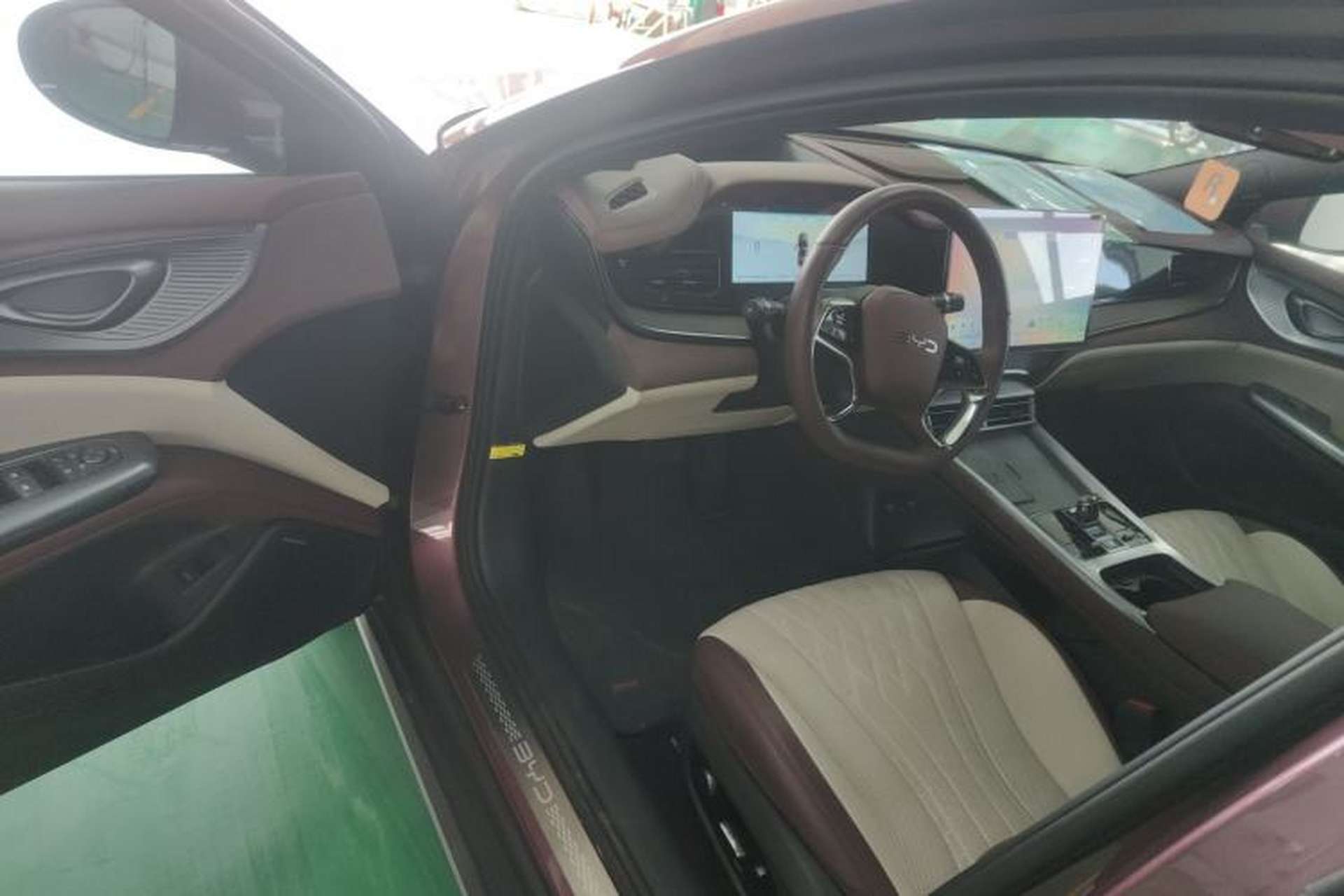 Used BYD Seal 2023 DM-i 1.5T 121km Flagship Model Interior 3