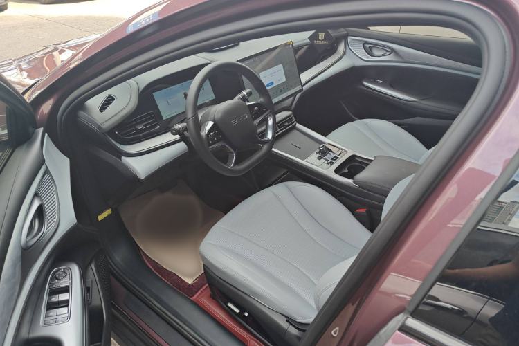 Used BYD Seal 2023 DM-i 1.5L 121km Luxury Model Interior 4