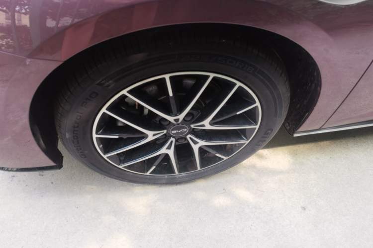 Used BYD Seal 2023 DM-i 1.5T 121km Flagship Model Left Front Wheel Hub