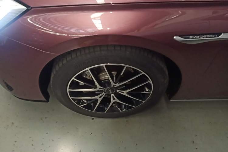 Used BYD Seal 2023 DM-i 1.5T 121km Flagship Model Left Front Wheel Hub
