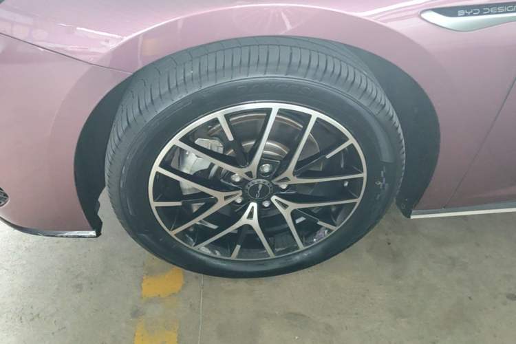 Used BYD Seal 2023 DM-i 1.5T 121km Prestige Model Left Front Wheel Hub