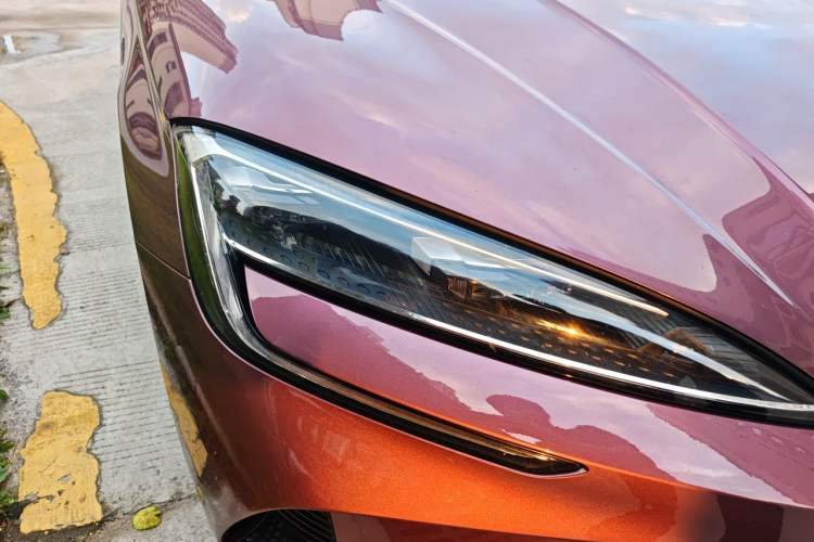 Used BYD Seal 2023 DM-i 1.5T 121km Prestige Model Right Front Headlight