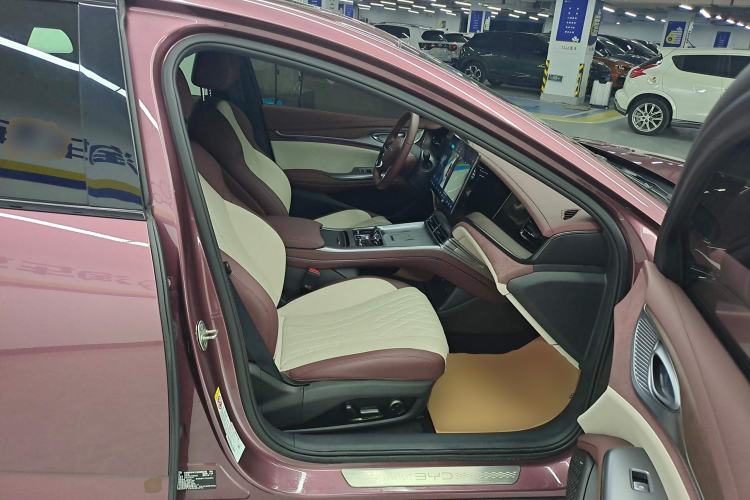 Used BYD Seal 2023 DM-i 1.5T 121km Flagship Model Right Front Seat