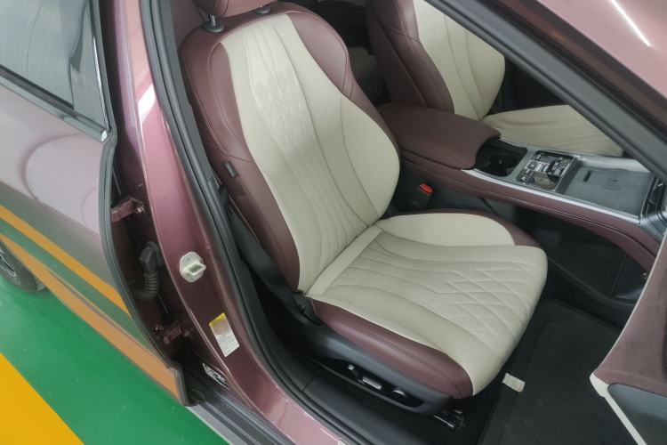 Used BYD Seal 2023 DM-i 1.5T 121km Flagship Model Right Front Seat
