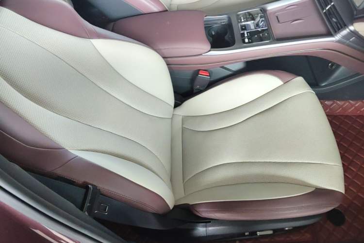 Used BYD Seal 2023 DM-i 1.5T 121km Prestige Model Right Front Seat