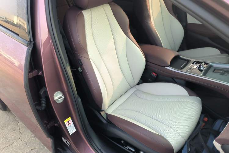 Used BYD Seal 2023 DM-i 1.5T 121km Prestige Model Right Front Seat