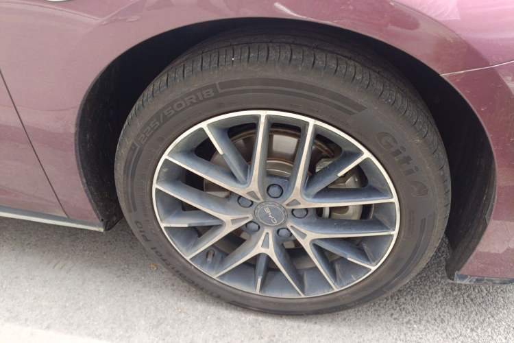 Used BYD Seal 2023 DM-i 1.5T 121km Prestige Model Right Front Wheel Hub
