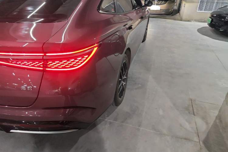 Used BYD Seal 2023 DM-i 1.5T 121km Prestige Model Right Rear Taillight