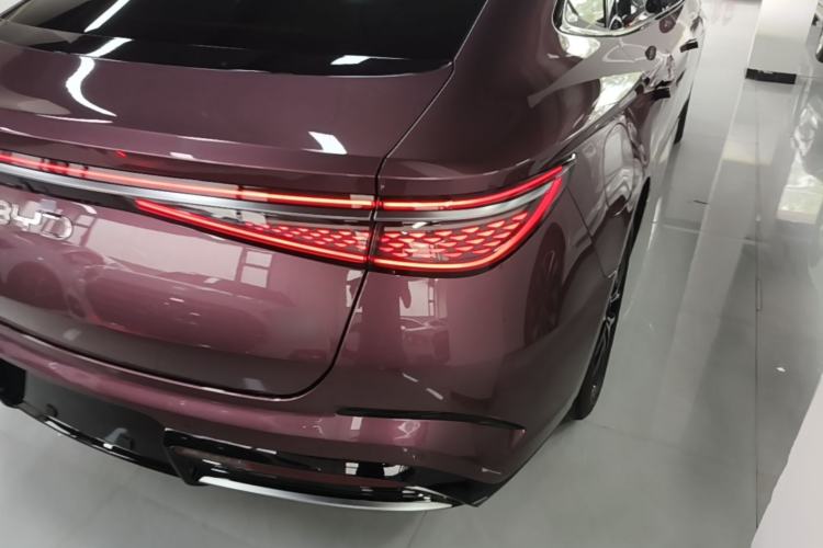 Used BYD Seal 2023 DM-i 1.5T 121km Prestige Model Right Rear Taillight