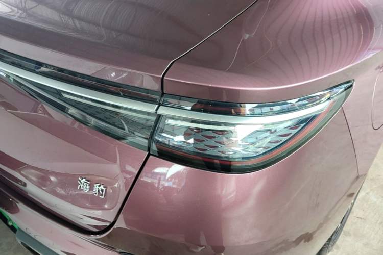 Used BYD Seal 2023 DM-i 1.5T 121km Prestige Model Right Rear Taillight