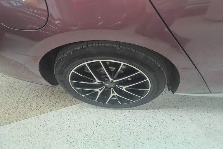 Used BYD Seal 2023 DM-i 1.5L 121km Prestige Model Right Rear Wheel Hub