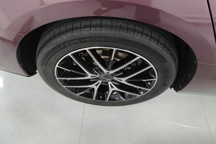 Used BYD Seal 2023 DM-i 1.5T 121km Prestige Model Right Rear Wheel Hub