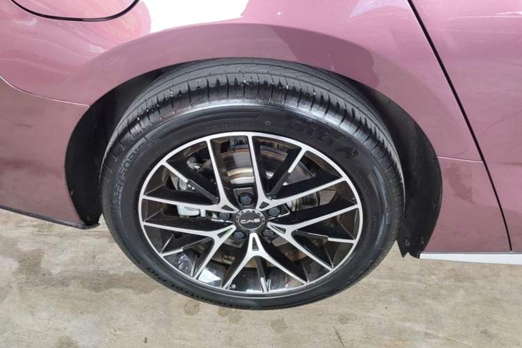 Used BYD Seal 2023 DM-i 1.5T 121km Prestige Model Right Rear Wheel Hub