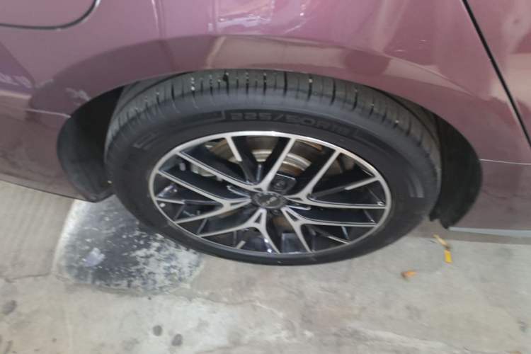 Used BYD Seal 2023 DM-i 1.5T 121km Flagship Model Right Rear Wheel Hub