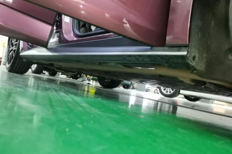 Used BYD Seal 2023 DM-i 1.5T 121km Flagship Model Right Side Sill