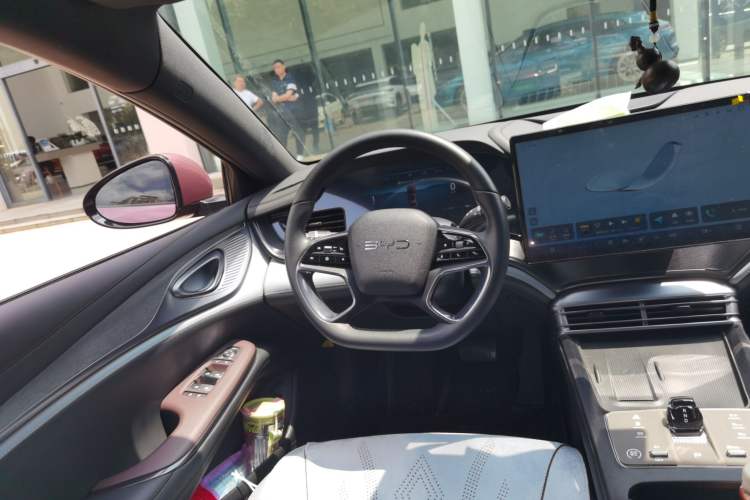 Used BYD Seal 2023 DM-i 1.5L 121km Luxury Model Steering Wheel