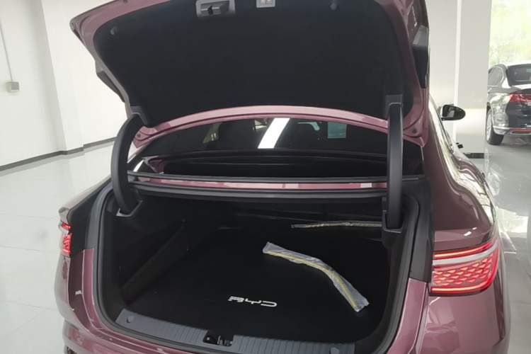 Used BYD Seal 2023 DM-i 1.5T 121km Prestige Model Trunk