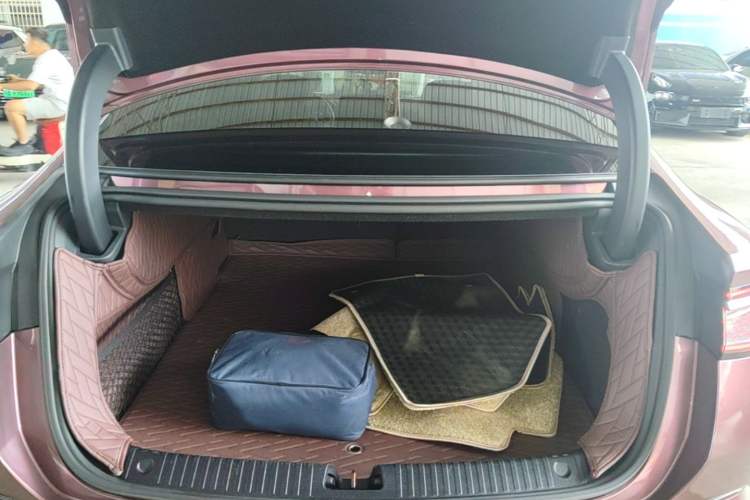 Used BYD Seal 2023 DM-i 1.5T 121km Prestige Model Trunk